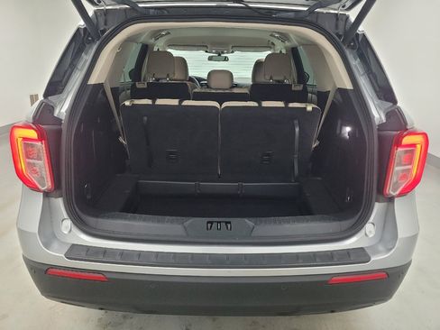 Used 2022 Ford Explorer XLT AWD/4WD image 29