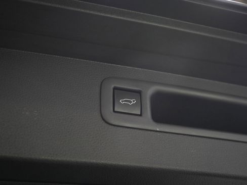 Used 2023 Toyota Highlander XSE AWD/4WD image 11
