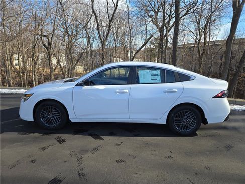 New 2026 Nissan Sentra SV w/ Floor Mat Package FWD image 5