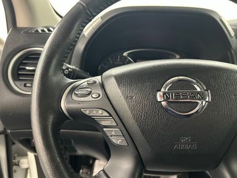 Used 2017 Nissan Pathfinder SV w/ Trailer Tow Package AWD/4WD image 12
