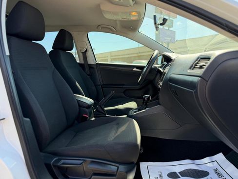 Used 2016 Volkswagen Jetta S image 10