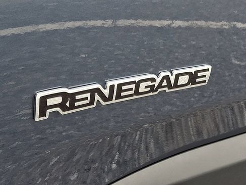 Used 2023 Jeep Renegade Latitude w/ Sun/Sound Group AWD/4WD image 35