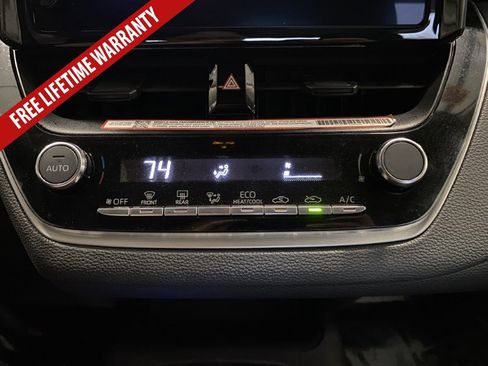 Used 2025 Toyota Corolla LE FWD image 31