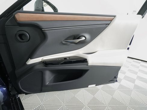 New 2025 Lexus ES 350 w/ Premium Package image 19