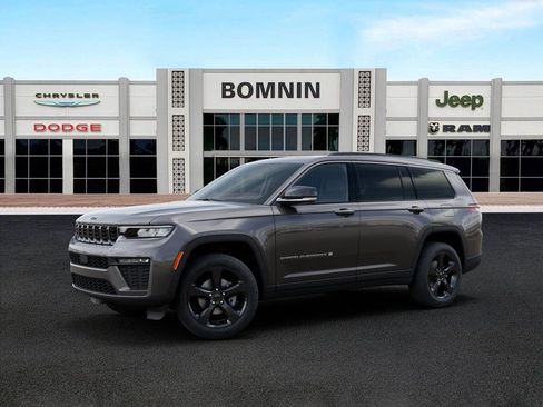 New 2026 Jeep Grand Cherokee L Limited w/ Limited Altitude Package AWD/4WD image 2