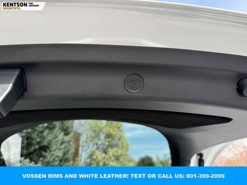 Used 2022 Tesla Model Y Performance image 32