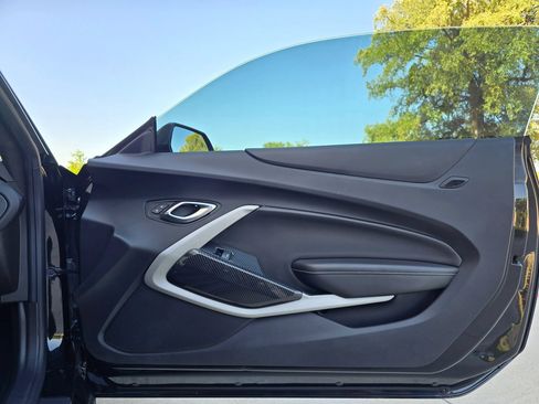 Used 2021 Chevrolet Camaro LS RWD image 17