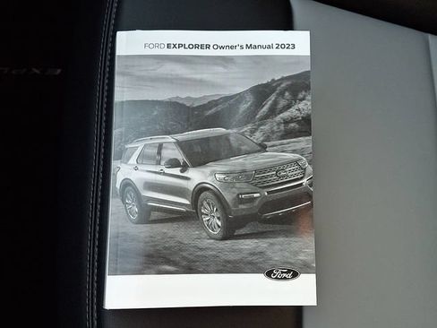 Used 2023 Ford Explorer XLT w/ Equipment Group 202A AWD/4WD image 27