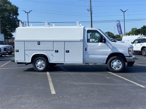 New 2026 Ford E-350 and Econoline 350 Super Duty w/ Power Equipment Group RWD image 22