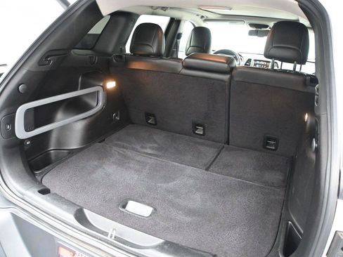 Used 2015 Jeep Cherokee Trailhawk w/ Comfort/Convenience Group AWD/4WD image 19