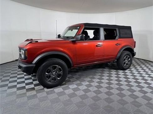Used 2022 Ford Bronco 4-Door image 1