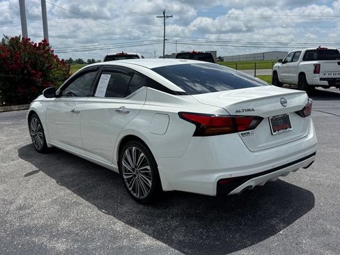 Used 2025 Nissan Altima 2.5 SL FWD image 34