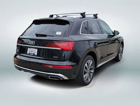 Used 2023 Audi Q5 2.0T Premium w/ Convenience Package AWD/4WD image 3