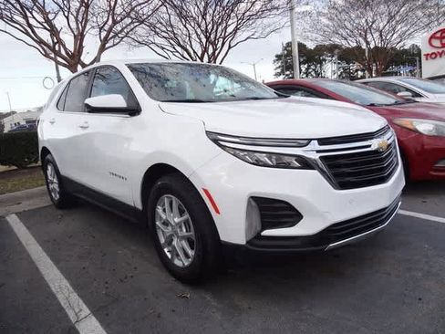 Used 2024 Chevrolet Equinox LT image 3