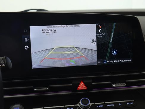 Used 2025 Hyundai Elantra SEL FWD image 6
