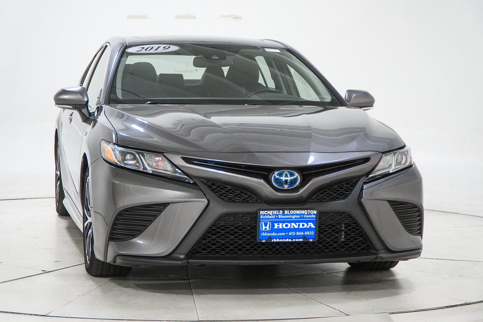 Used 2019 Toyota Camry SE w/ Audio Package FWD image 16