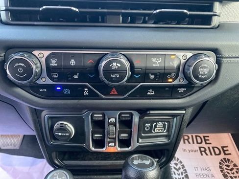 Used 2024 Jeep Wrangler Unlimited Sahara AWD/4WD image 14