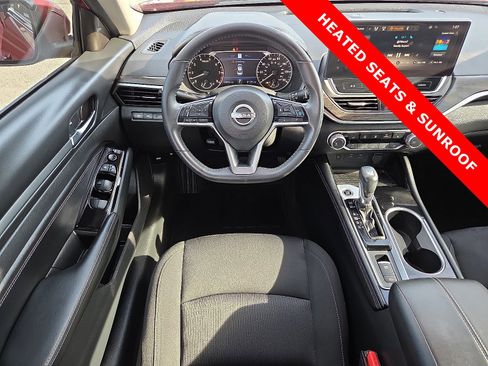 Used 2023 Nissan Altima 2.5 SV w/ SV Premium Package image 11