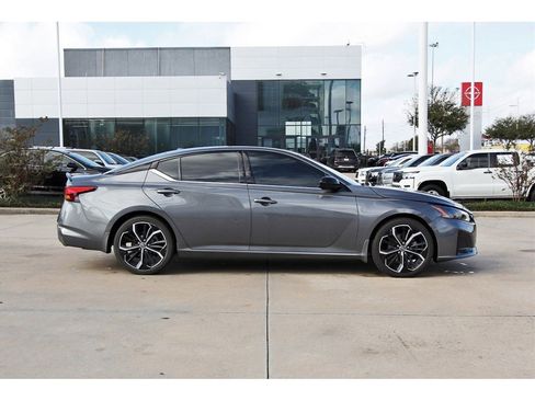 Used 2024 Nissan Altima 2.5 SR image 7