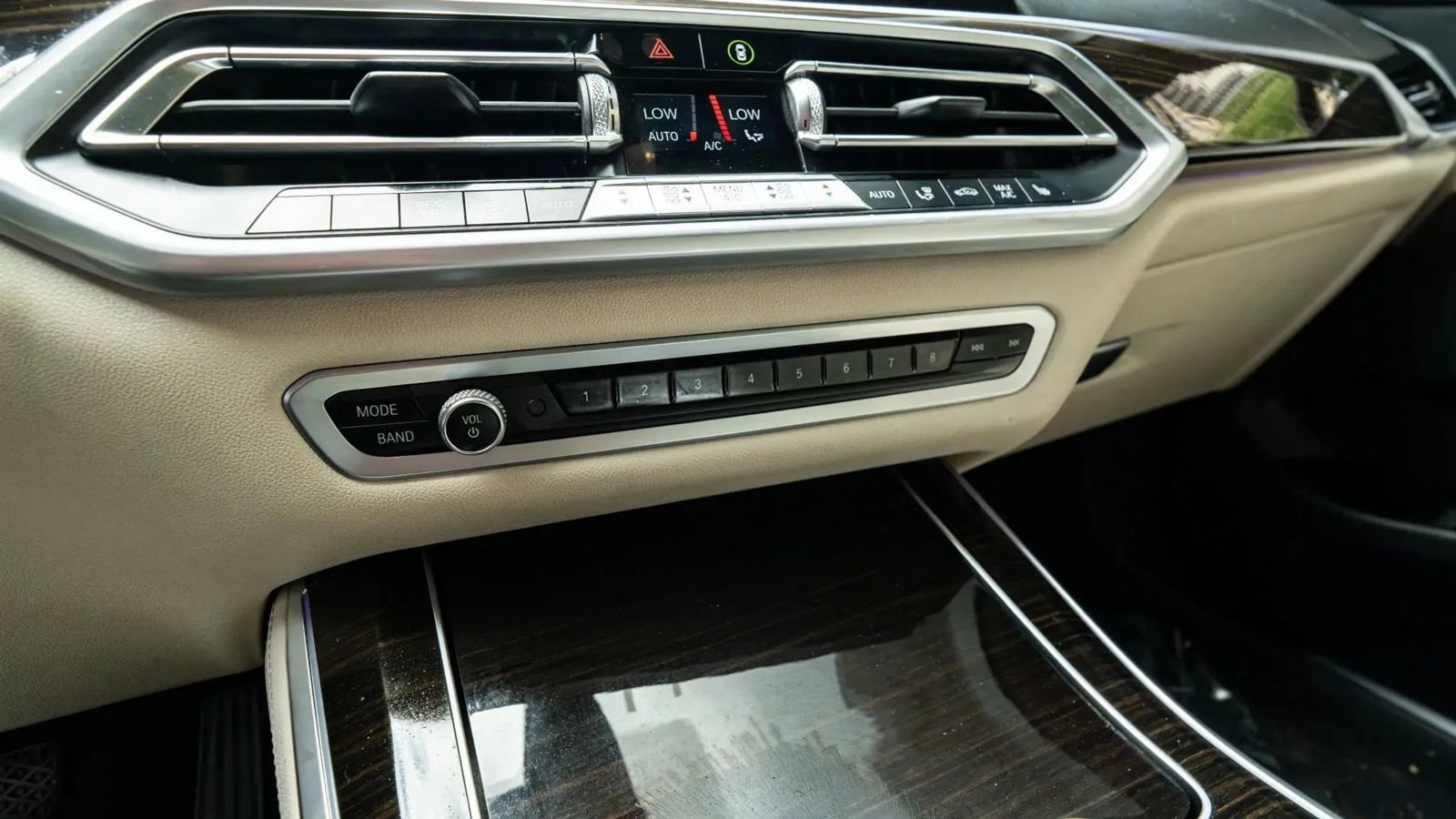Used 2019 BMW X5 xDrive40i w/ Premium Package 2 AWD/4WD image 40