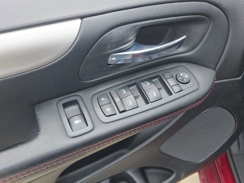 Used 2017 Dodge Grand Caravan GT FWD image 25