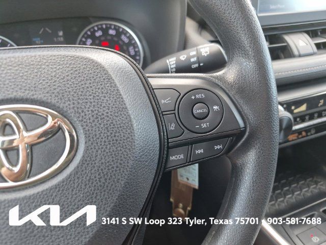Used 2019 Toyota RAV4 LE FWD image 26