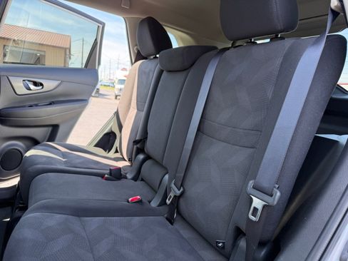 Used 2016 Nissan Rogue SV w/ SV Premium Package AWD/4WD image 30