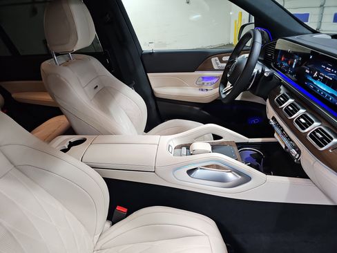 New 2026 Mercedes-Benz GLS 63 AMG 4MATIC image 10