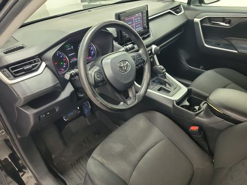 Used 2021 Toyota RAV4 XLE FWD image 22