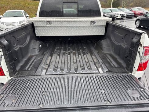 Used 2017 Nissan Titan S image 10