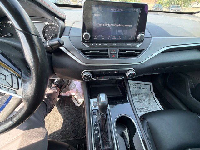 Used 2024 Nissan Altima 2.5 SR FWD image 19