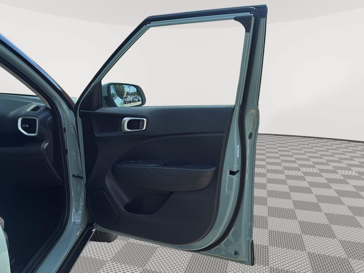 Used 2026 Hyundai Venue SEL FWD image 11