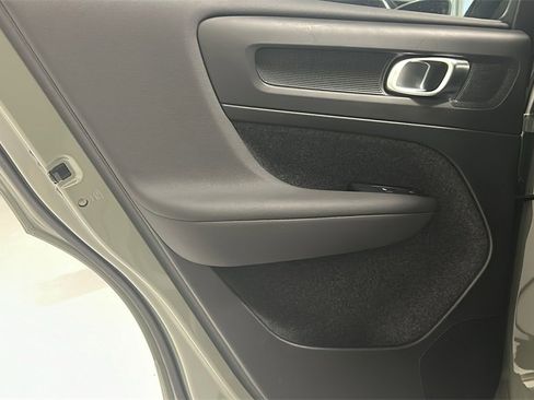 Certified 2025 Volvo XC40 B5 Plus image 25