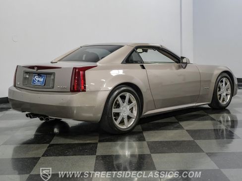 Used 2005 Cadillac XLR RWD image 12