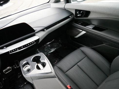 Certified 2025 Cadillac Optiq Luxury 2 w/ LPO, Floor Liner Package image 11