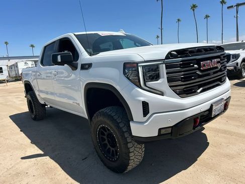Used 2023 GMC Sierra 1500 AT4 w/ AT4 Premium Package AWD/4WD image 3