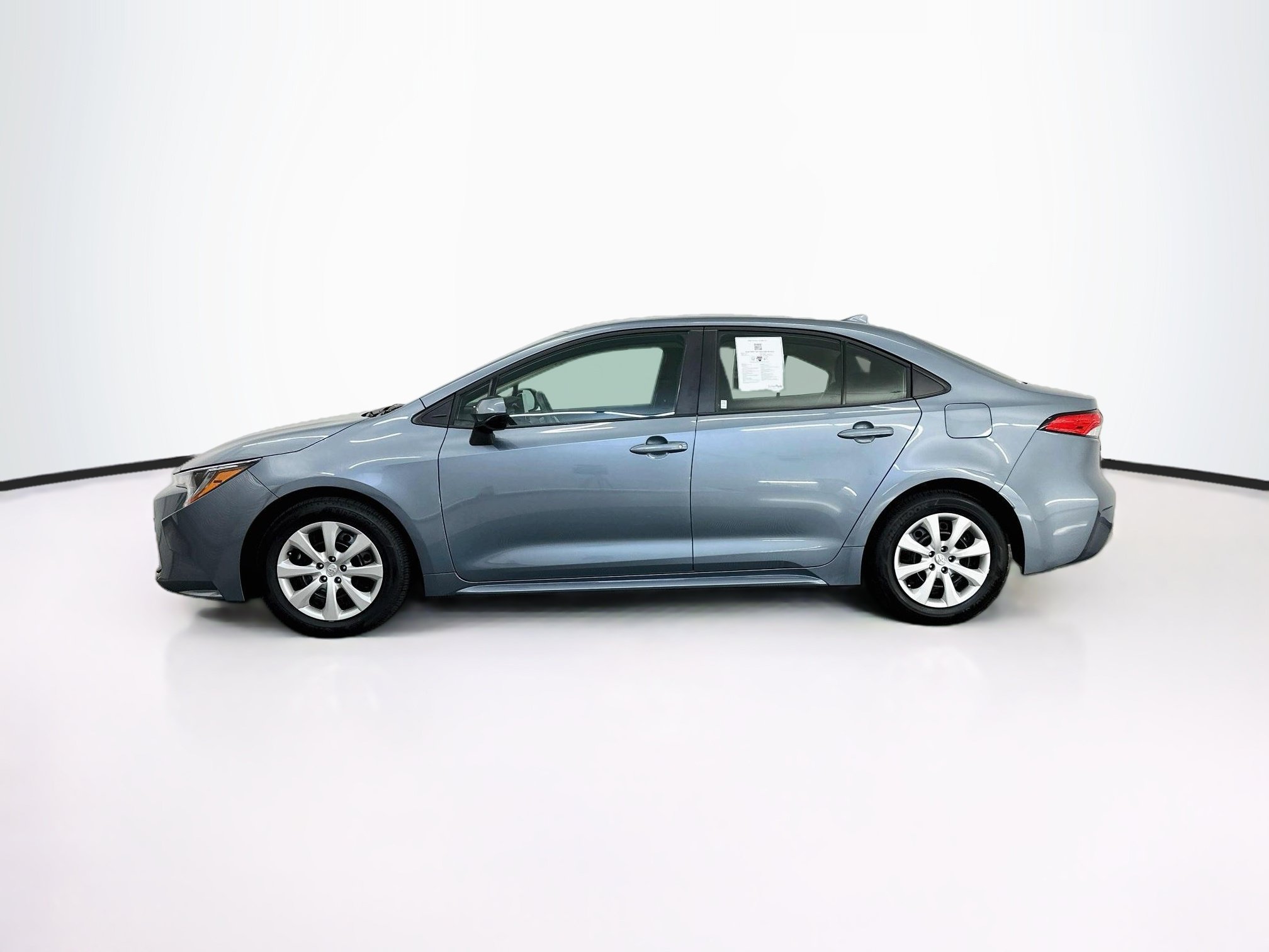 Used 2026 Toyota Corolla LE FWD image 4