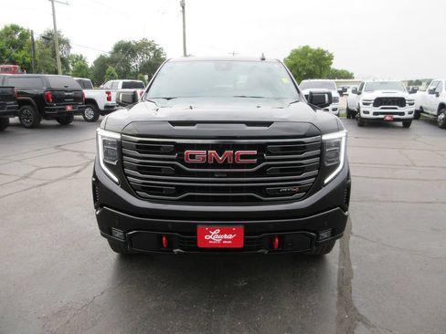 Certified 2025 GMC Sierra 1500 AT4 w/ AT4 Premium Package AWD/4WD image 14