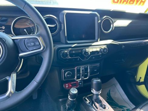 Used 2023 Jeep Wrangler Unlimited Rubicon 4xe AWD/4WD image 39