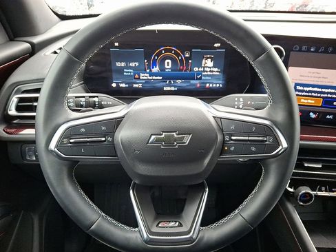 Used 2024 Chevrolet Traverse Z71 image 17