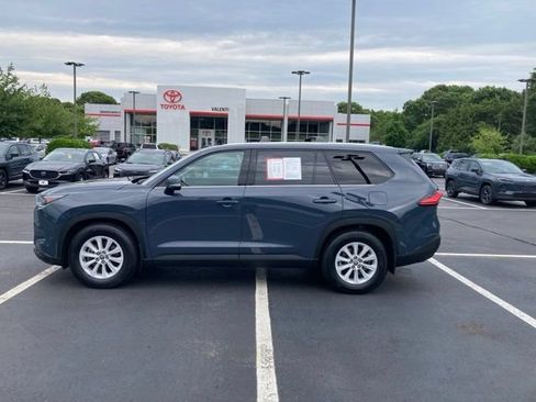Certified 2024 Toyota Grand Highlander AWD image 2