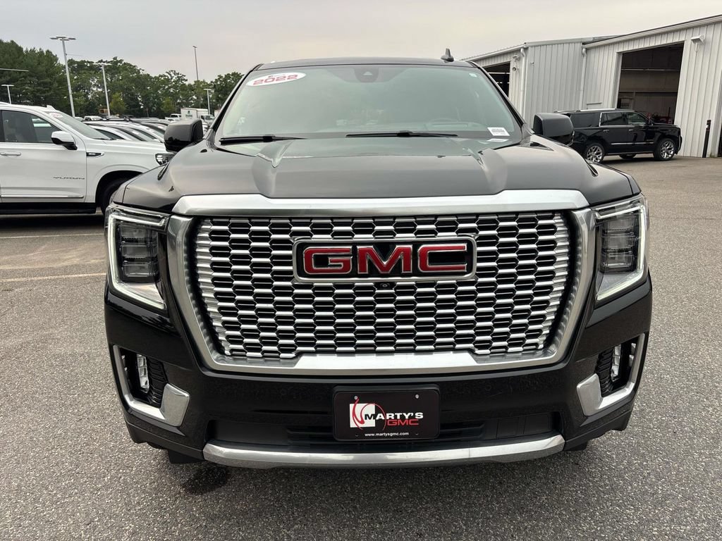 Used 2022 GMC Yukon XL Denali w/ Denali Premium Package AWD/4WD image 9