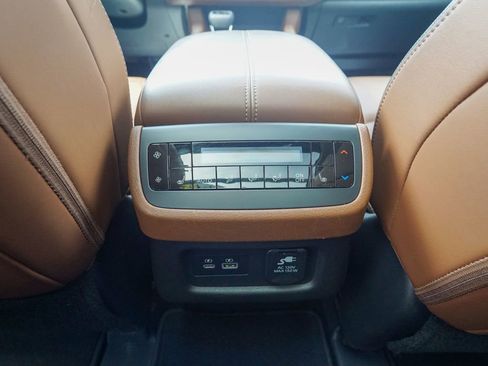 Used 2023 Nissan Pathfinder Platinum AWD/4WD image 18