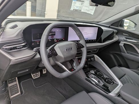 New 2026 Audi SQ5 Premium Plus AWD/4WD image 9