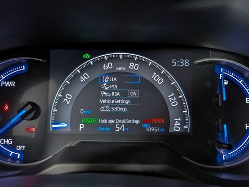 Certified 2025 Toyota RAV4 LE image 33