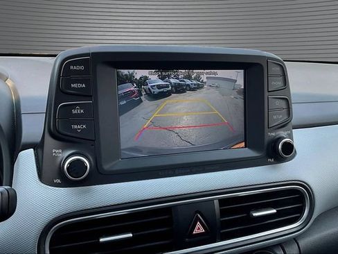 Used 2021 Hyundai Kona Limited AWD/4WD image 13