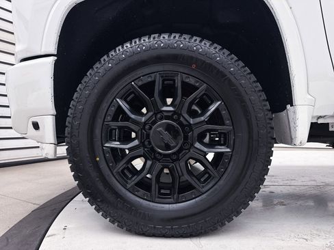 Used 2022 Chevrolet Silverado 2500 High Country w/ Z71 Off-Road Package image 29