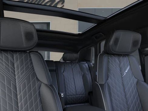 New 2026 Cadillac Lyriq V image 24