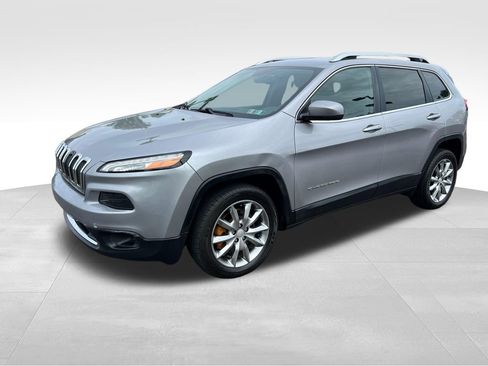 Used 2018 Jeep Cherokee Limited FWD image 2