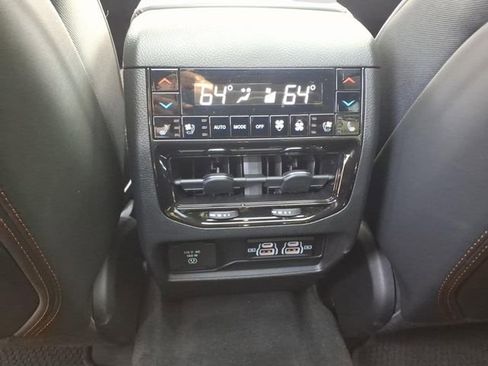 Used 2025 Jeep Grand Cherokee L Summit image 12